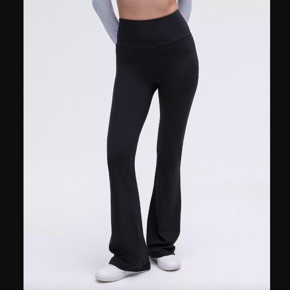 Lululemon Groove Nulu Super-High-Rise Flared Pant - Picture 1 of 6